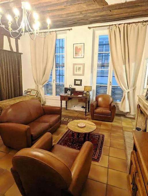 Apartment Authentique Et Confortable - Marais